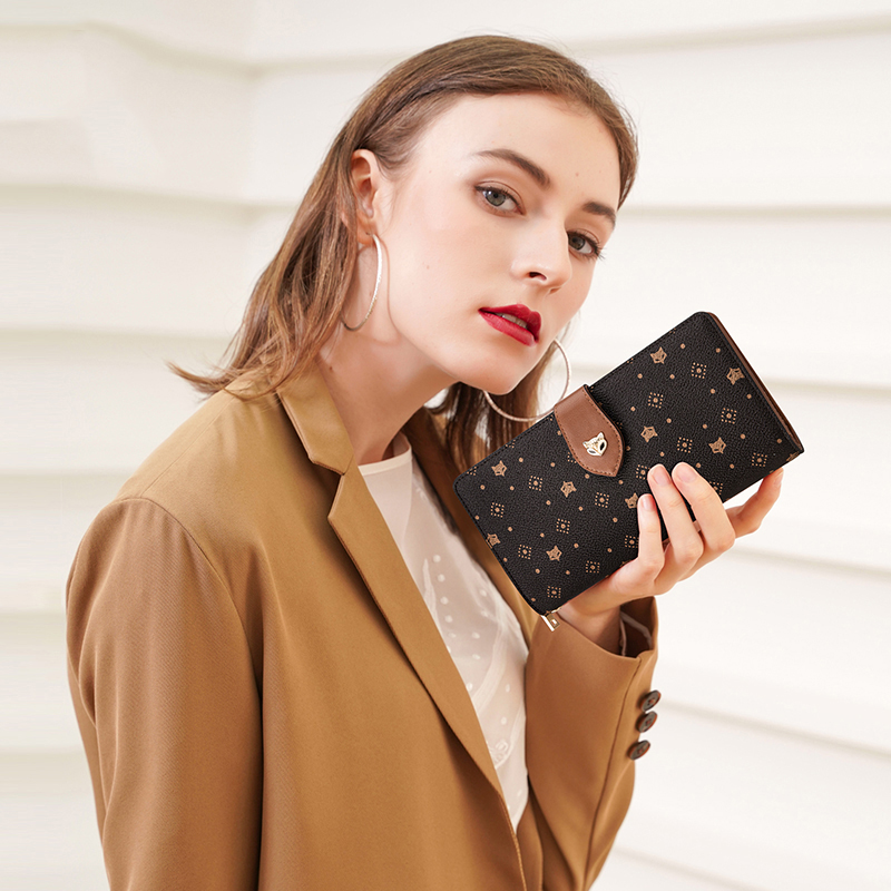 محفظة نسائية طويلة من FOXER لح - مراجعة Monogram Keychain Leather وسعره